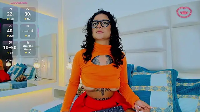 Snapshot of AliceBanks chatting on March 21, 2025, 11:55 am AliceBanks online show from March 21, 2025, 11:55 am