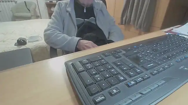 Snapshot of papillonhotofficial chatting on March 6, 2026, 4:47 pm papillonhotofficial online show from March 6, 2026, 4:47 pm