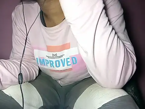 Snapshot of damsexy4 chatting on December 7, 2024, 11:29 am damsexy4 online show from December 7, 2024, 11:29 am