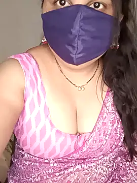 Snapshot of Love-priya chatting on December 5, 2024, 7:27 am Love-priya online show from December 5, 2024, 7:27 am