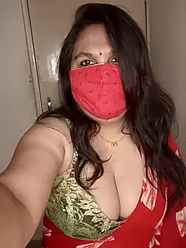 Snapshot of Love-priya chatting on January 12, 2025, 6:05 pm Love-priya online show from January 12, 2025, 6:05 pm