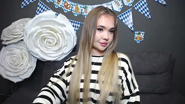 Snapshot of StacyYellig chatting on October 5, 2025, 7:34 pm StacyYellig online show from October 5, 2025, 7:34 pm