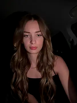 EvieEvans online show from September 16, 2025, 8:32 pm