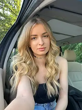 EvieEvans online show from May 27, 2026, 4:15 pm