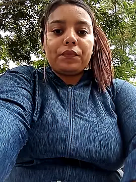 stefanie010 online show from May 3, 2026, 2:23 pm