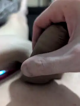 Snapshot of tall_guy323 chatting on March 23, 2025, 2:37 am tall guy323 online show from March 23, 2025, 2:37 am