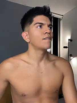 Snapshot of santiago_01 chatting on February 21, 2026, 1:06 am santiago 01 online show from February 21, 2026, 1:06 am