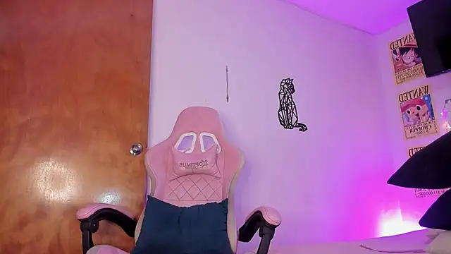 emily lady20 online show from November 30, 2025, 7:56 am