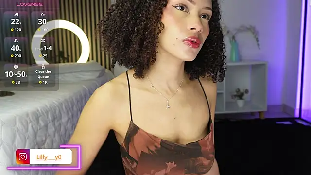 LillyDolls23 online show from November 18, 2025, 12:31 pm