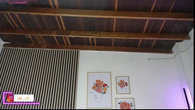 Snapshot of LillyDolls23 chatting on February 17, 2026, 1:07 pm LillyDolls23 online show from February 17, 2026, 1:07 pm