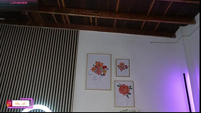 Snapshot of LillyDolls23 chatting on March 1, 2026, 1:24 pm LillyDolls23 online show from March 1, 2026, 1:24 pm