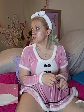 NaomiShimizu online show from November 21, 2025, 9:24 pm