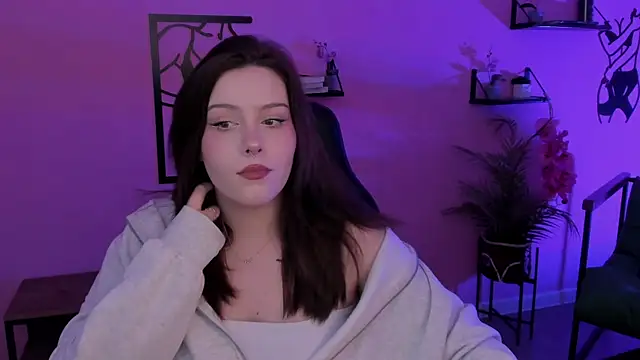 CoralineKeyns online show from December 17, 2024, 8:34 am