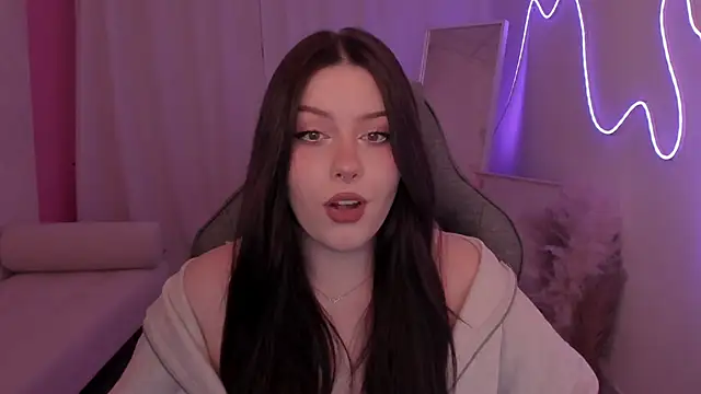 Snapshot of CoralineKeyns chatting on February 3, 2026, 6:40 am CoralineKeyns online show from February 3, 2026, 6:40 am