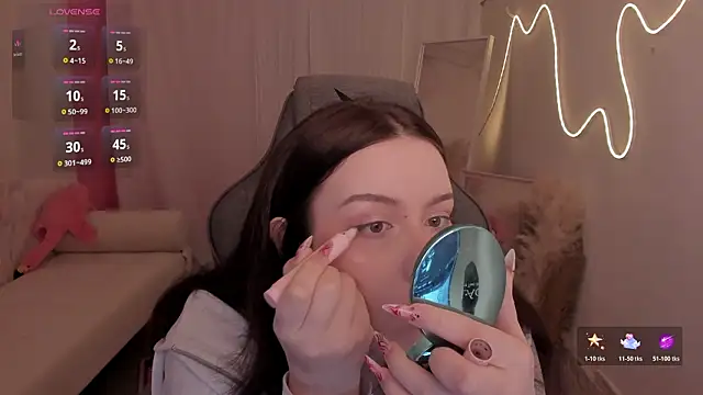 Snapshot of CoralineKeyns chatting on February 12, 2026, 5:24 am CoralineKeyns online show from February 12, 2026, 5:24 am