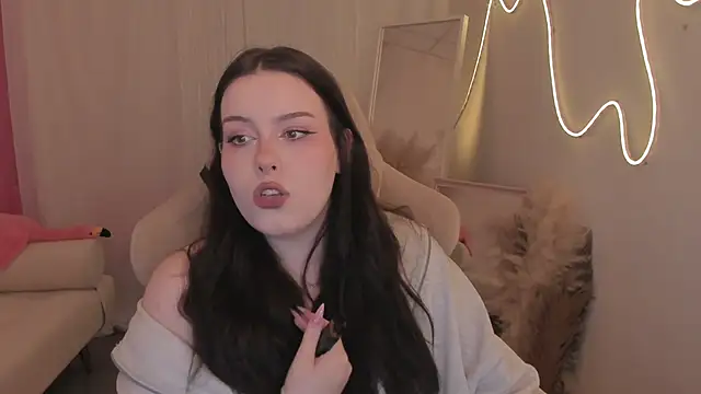 Snapshot of CoralineKeyns chatting on March 2, 2026, 6:47 am CoralineKeyns online show from March 2, 2026, 6:47 am