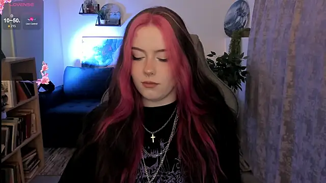 CoralineKeyns online show from May 13, 2026, 5:27 am