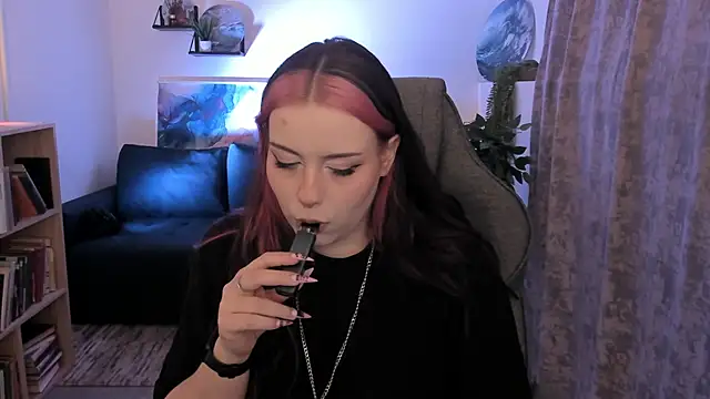 CoralineKeyns online show from May 21, 2026, 7:15 am