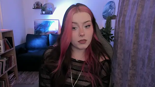 CoralineKeyns online show from May 22, 2026, 5:25 am