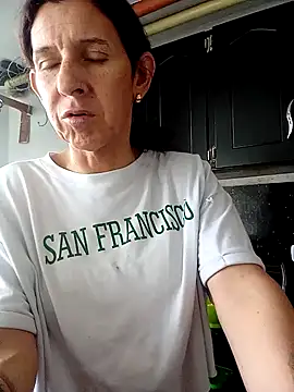 Cameron puppy online show from November 25, 2025, 8:31 pm