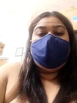 indianlisa5 online show from May 18, 2026, 7:41 pm