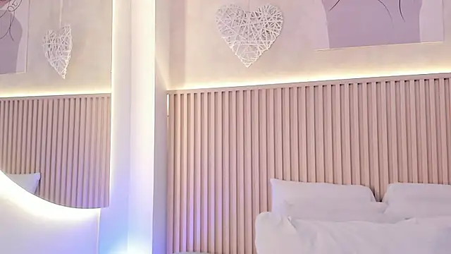 daiana curly online show from October 17, 2025, 7:38 pm