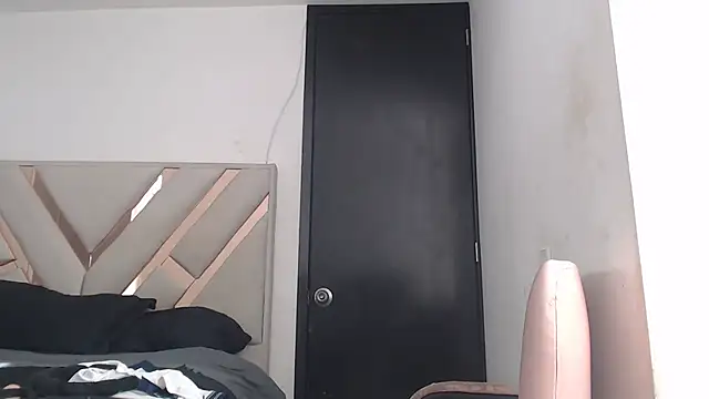 Snapshot of fairylatin222 chatting on October 27, 2025, 1:15 pm fairylatin222 online show from October 27, 2025, 1:15 pm