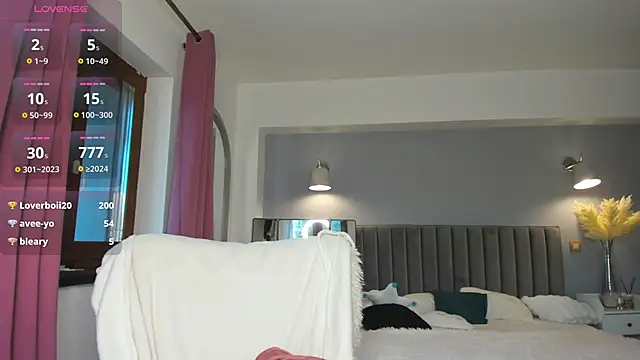 Awesome Jolie online show from November 24, 2025, 6:24 am