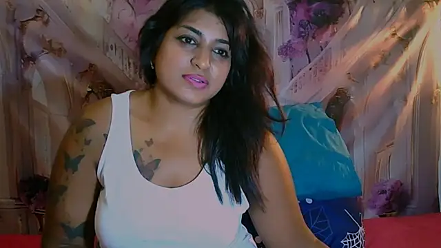 Snapshot of RoyalIndianCreamPuff chatting on February 8, 2026, 5:27 pm RoyalIndianCreamPuff online show from February 8, 2026, 5:27 pm