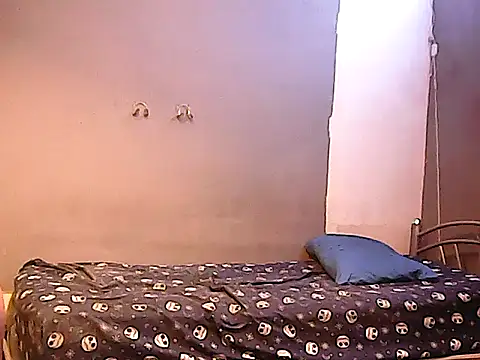 Snapshot of twinkerbell344 chatting on February 14, 2026, 11:23 pm twinkerbell344 online show from February 14, 2026, 11:23 pm