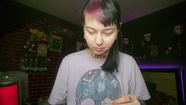 MoorderxDoll online show from March 6, 2026, 10:06 pm