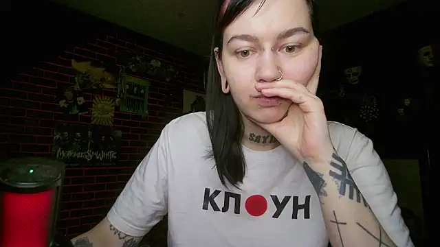 Snapshot of MoorderxDoll chatting on March 25, 2026, 9:21 pm MoorderxDoll online show from March 25, 2026, 9:21 pm