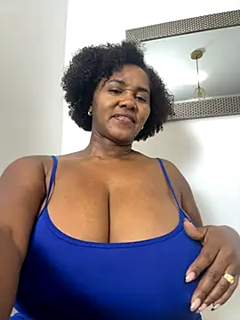 Snapshot of AliciaMiilf chatting on November 7, 2025, 1:49 am AliciaMiilf online show from November 7, 2025, 1:49 am