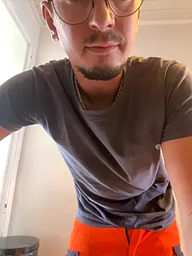 sunsylvain online show from October 20, 2025, 11:10 am