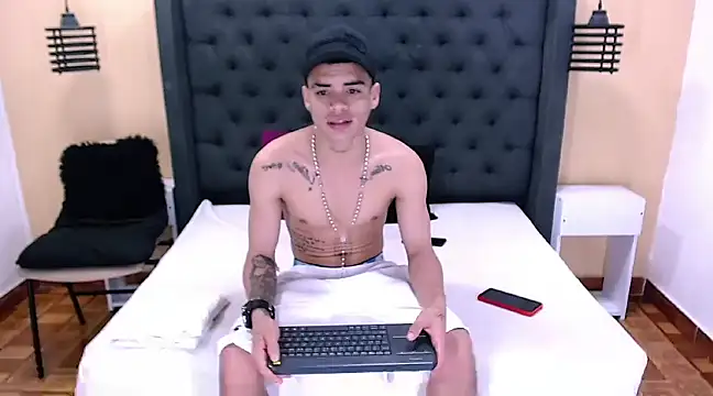 Snapshot of mailo_bronw chatting on March 11, 2025, 8:31 pm mailo bronw online show from March 11, 2025, 8:31 pm