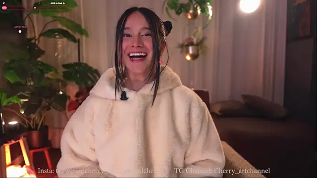 Snapshot of Miss_beee chatting on November 21, 2025, 11:03 pm Miss beee online show from November 21, 2025, 11:03 pm