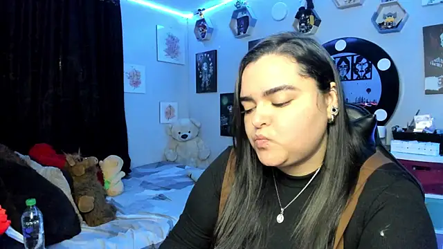 Snapshot of Luise_Meyrink chatting on October 22, 2025, 3:29 am Luise Meyrink online show from October 22, 2025, 3:29 am