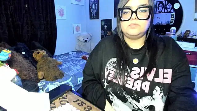 Snapshot of Luise_Meyrink chatting on November 18, 2025, 3:34 am Luise Meyrink online show from November 18, 2025, 3:34 am