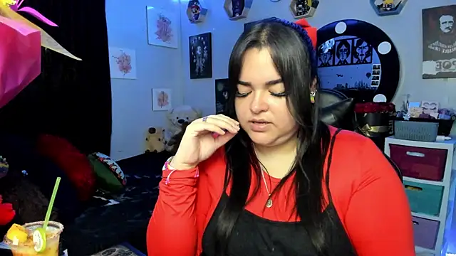 Snapshot of Luise_Meyrink chatting on December 14, 2025, 2:39 am Luise Meyrink online show from December 14, 2025, 2:39 am