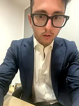 Snapshot of masterboss_ chatting on October 23, 2025, 11:53 am masterboss online show from October 23, 2025, 11:53 am