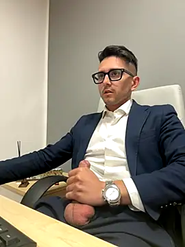 Snapshot of masterboss_ chatting on October 31, 2025, 1:12 pm masterboss online show from October 31, 2025, 1:12 pm