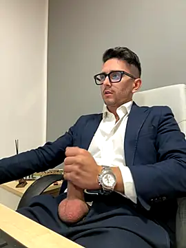 Snapshot of masterboss_ chatting on November 4, 2025, 12:59 pm masterboss online show from November 4, 2025, 12:59 pm