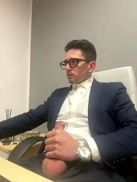 Snapshot of masterboss_ chatting on January 9, 2026, 12:41 pm masterboss online show from January 9, 2026, 12:41 pm