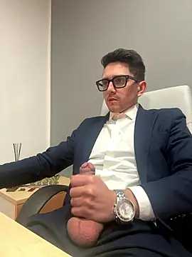 Snapshot of masterboss_ chatting on January 15, 2026, 1:05 pm masterboss online show from January 15, 2026, 1:05 pm