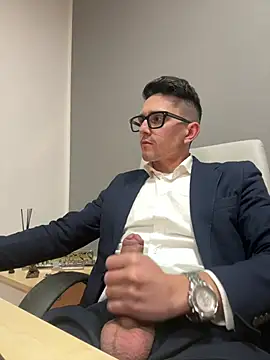 Snapshot of masterboss_ chatting on February 9, 2026, 12:42 pm masterboss online show from February 9, 2026, 12:42 pm