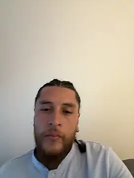 Snapshot of raymon616 chatting on December 22, 2025, 9:12 pm raymon616 online show from December 22, 2025, 9:12 pm