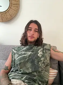 Snapshot of raymon616 chatting on February 7, 2026, 7:17 pm raymon616 online show from February 7, 2026, 7:17 pm