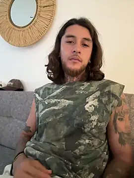 Snapshot of raymon616 chatting on February 8, 2026, 7:39 pm raymon616 online show from February 8, 2026, 7:39 pm