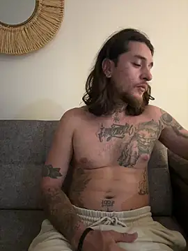 Snapshot of raymon616 chatting on February 25, 2026, 2:32 am raymon616 online show from February 25, 2026, 2:32 am