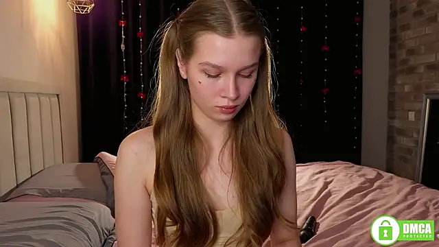 Snapshot of CutieBeauty chatting on February 17, 2026, 3:29 pm CutieBeauty online show from February 17, 2026, 3:29 pm